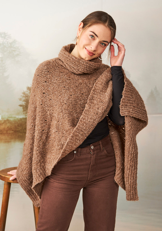 Poncho mit kleinem Lochmuster in braun-meliert 